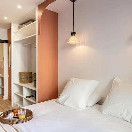 New! Remodeled & Spacious 4 Bedroom - 3 Bath - Heart Of - Ac In - With A Large Elevator Lejlighed *