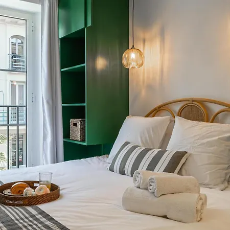 New! Remodeled & Spacious 4 Bedroom - 3 Bath - Heart Of - Ac In - With A Large Elevator Lejlighed *